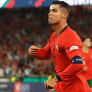 B体育-C罗为何替补？马丁内斯：赛程太密集，要保护他